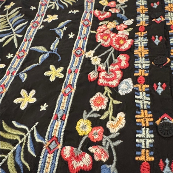 Johnny Was heavily embroidered Garden Party blouse NWT - Picture 13 of 14